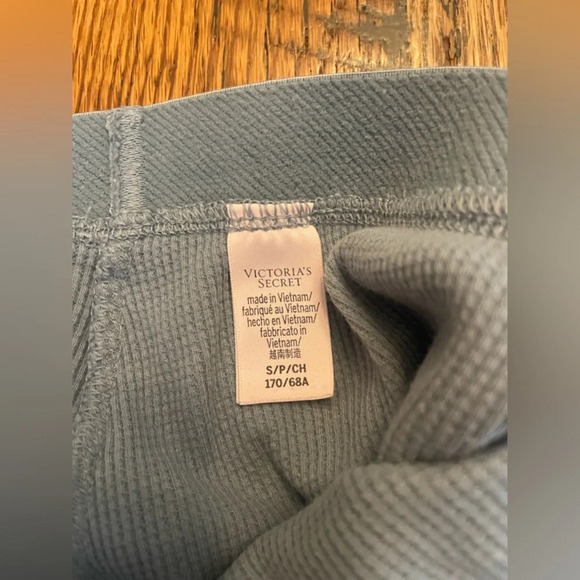 NWT Victoria Secret Long Sleeve Blue Sleepwear Pajama Lounge Set with Shorts - Picture 4 of 5